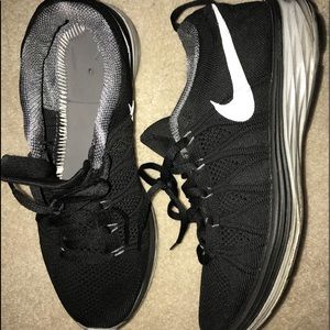 Black Nike Flyknit Lunar 2